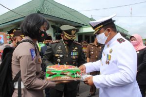 HUT TNI Ke-76, Anggota Polres Cilacap Tiba-tiba Datangi Markas Kodim 0703/Cilacap