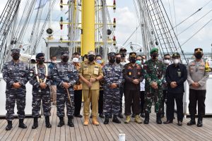 Lattek Pelayaran Kartika Jala Krida Taruna Akademi Angkatan Laut, Forkopimda Sambut Kedatangan KRI Bima Suci-945. Foto: Pendim Cilacap