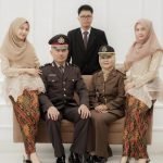 Foto Keluarga Adzin Abbiyu Khaerulloh, siswa kelas XII SMAN 1 Sigaluh Banjarnegara, yang lolos Kompetisi Sains Nasional 'KSN' Provinsi dan maju ke Kompetisi Sains Nasional 'KSN' tingkat Nasional untuk bidang Biologi.