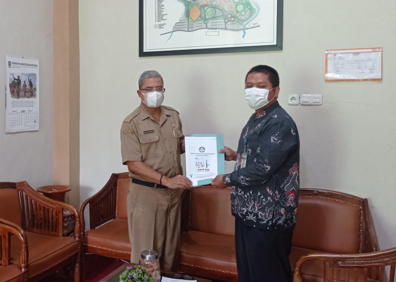 Kepala Dinas Pariwisata dan Kebudayaan (Dinparbud) Kabupaten Banjarnegara Agung Yusianto (Kiri) dan Heni Purwono (Kanan), Selasa 16 November 2021.