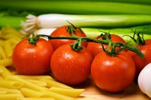 tomatoes-g2e85962b2_1920