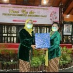 Peringatan Hari Ibu Bagikan 235 Paket Sembako oleh GOW Banjarnegara