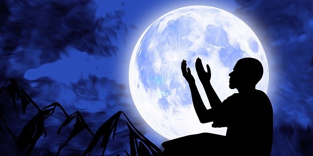 praying-g30c6ae10b_640