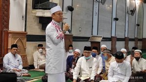 Ustadz Das'ad Latif saat memberi ceramah usai sholat Subuh Berjamaah di MAJT Semarang Selasa, 26 April 2022 - PORTAL PEKALONGAN