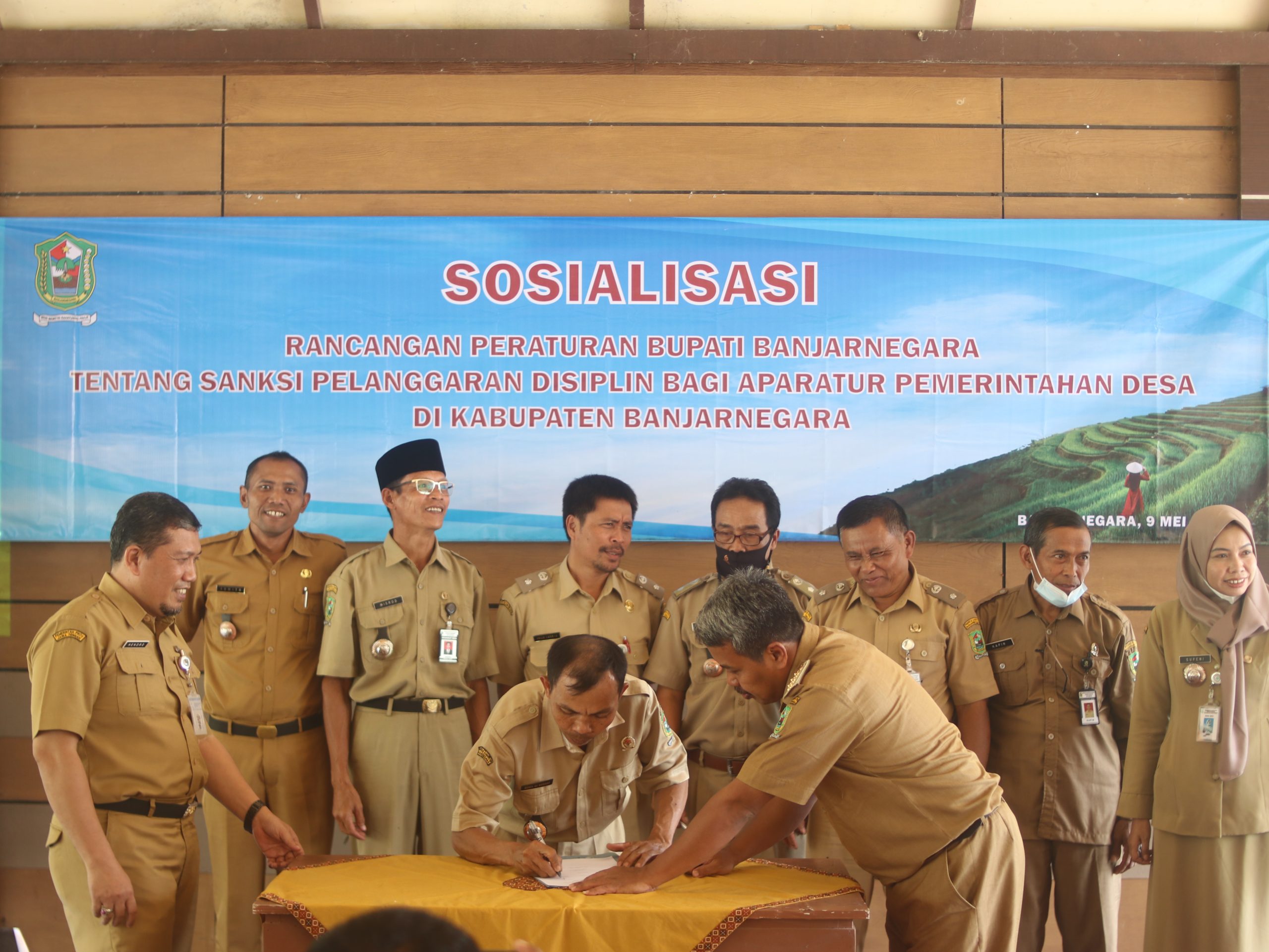 Dispermades PPKB Banjarnegara Gelar Sosialisasi Terkait Raperbup Sanksi Pelanggaran Disiplin Aparatur Pemerintah Desa