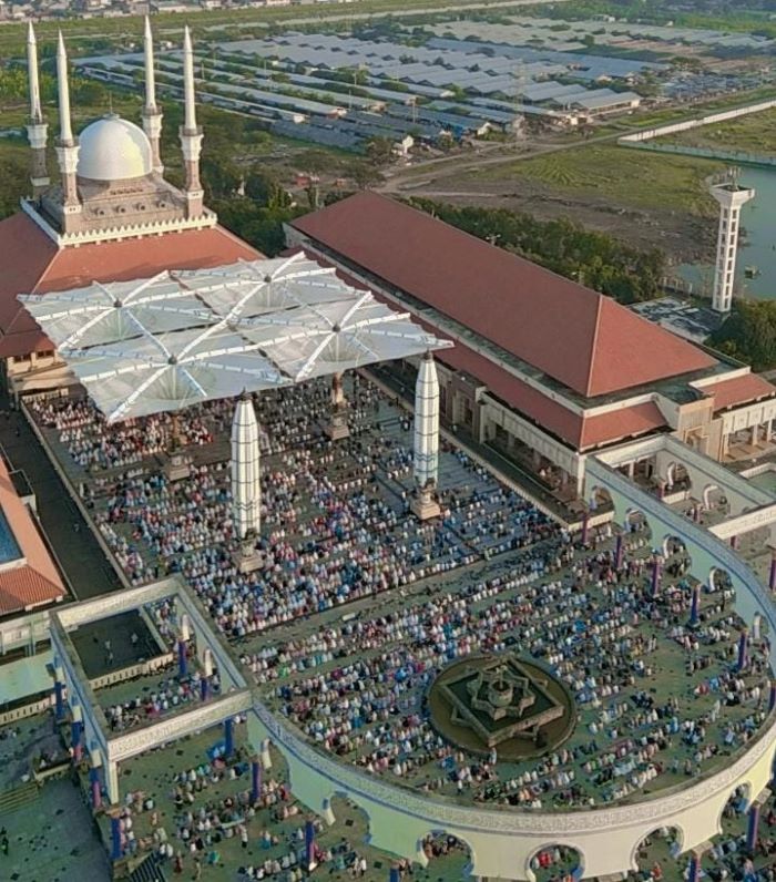 Ribuan jamaah shalat Idul Adha di MAJT Semarang Minggu 10 Juli 2022