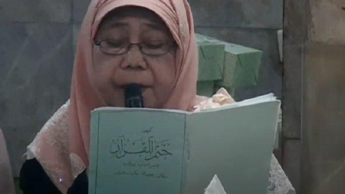 Ustadzah-Hj-Taslimah-meninggal-dunia-saat-membacakan-ayat-suci-Al-Quran