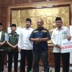Badan Amil Zakat Nasional (Baznas) Jawa Tengah menyalurkan bantuan untuk korban banjir di Kabupaten Pati. Bantuan ini diberikan secara simbolis di Pendapa Kabupaten Pati, Minggu 8 Januari 2023.