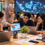 Tim startup muda berkolaborasi mengembangkan produk digital di ruang inovasi