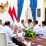 Foto ilustrasi rapat pemerintah membahas kebijakan pendidikan gratis di Indonesia.