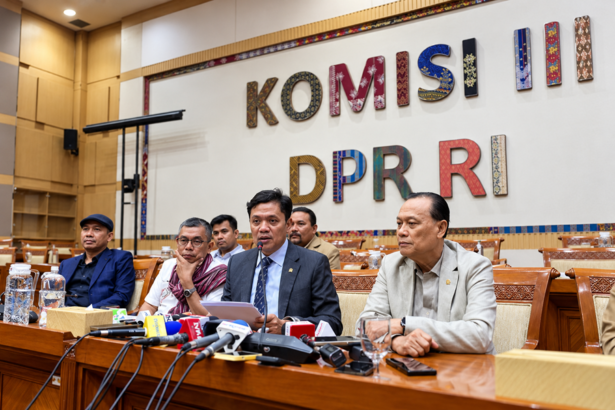 Foto ilustrasi anggota Komisi III DPR RI menghadiri rapat dan memberikan keterangan kepada awak media.