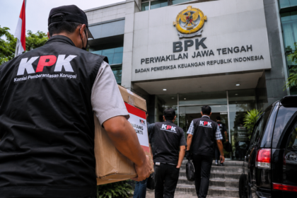 Ilustrasi penggeledahan Kantor BPK Jawa Tengah oleh KPK terkait dugaan korupsi Kabupaten Klaten.